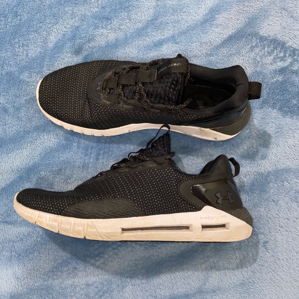 Under Armour Men’s Hovr Strt Shoes size 10.5